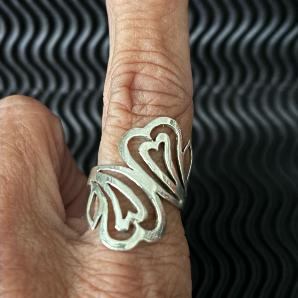 - Vintage 925 sterling silver ring size 8